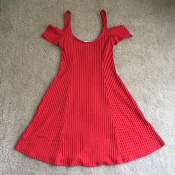 Silence + Noise Cold-Shoulder Ribbed Knit Dress - Picture 7 of 8